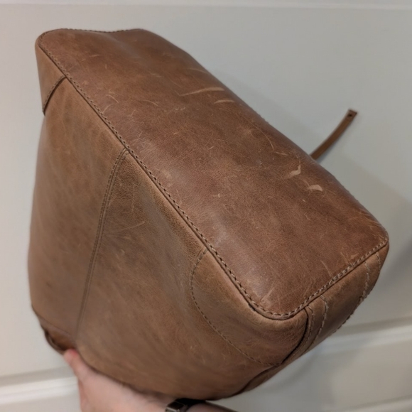 FRYE Tan Leather Beautiful Bucket Bag - Picture 7 of 11